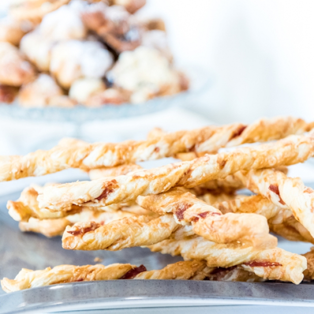 Restaurant Under the Golden Rose